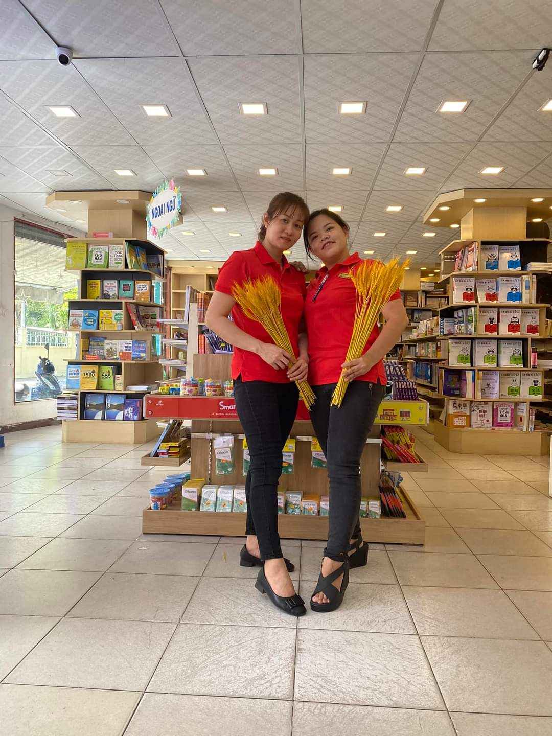Minh khai book store