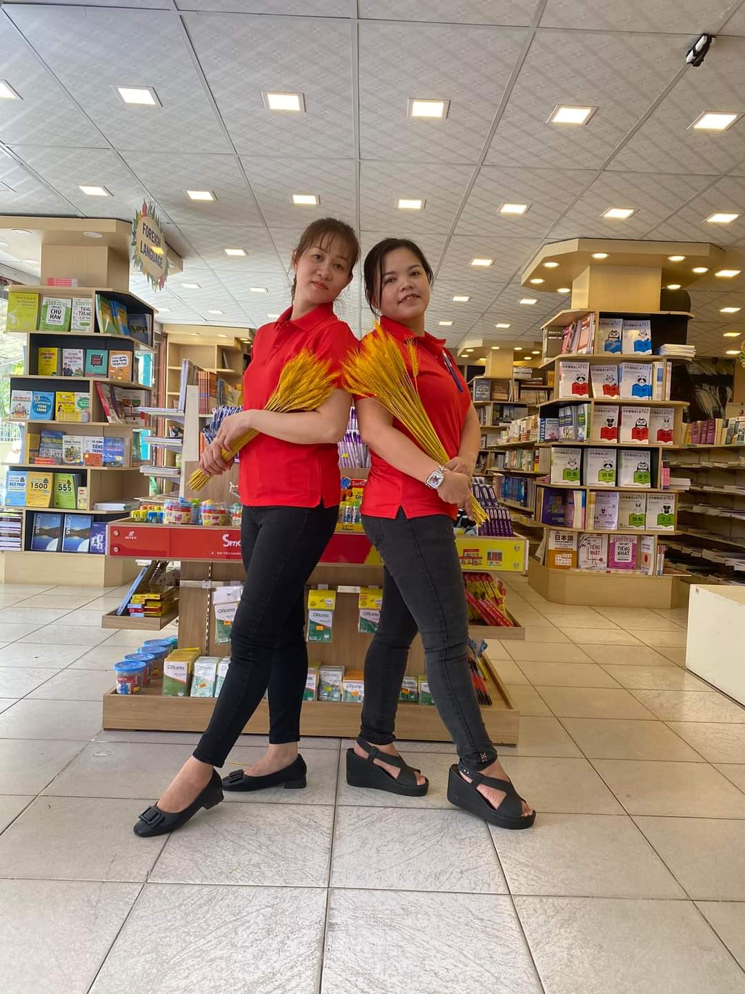 Minh khai book store