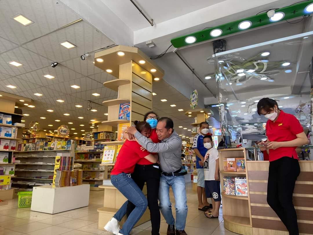 Minh khai book store