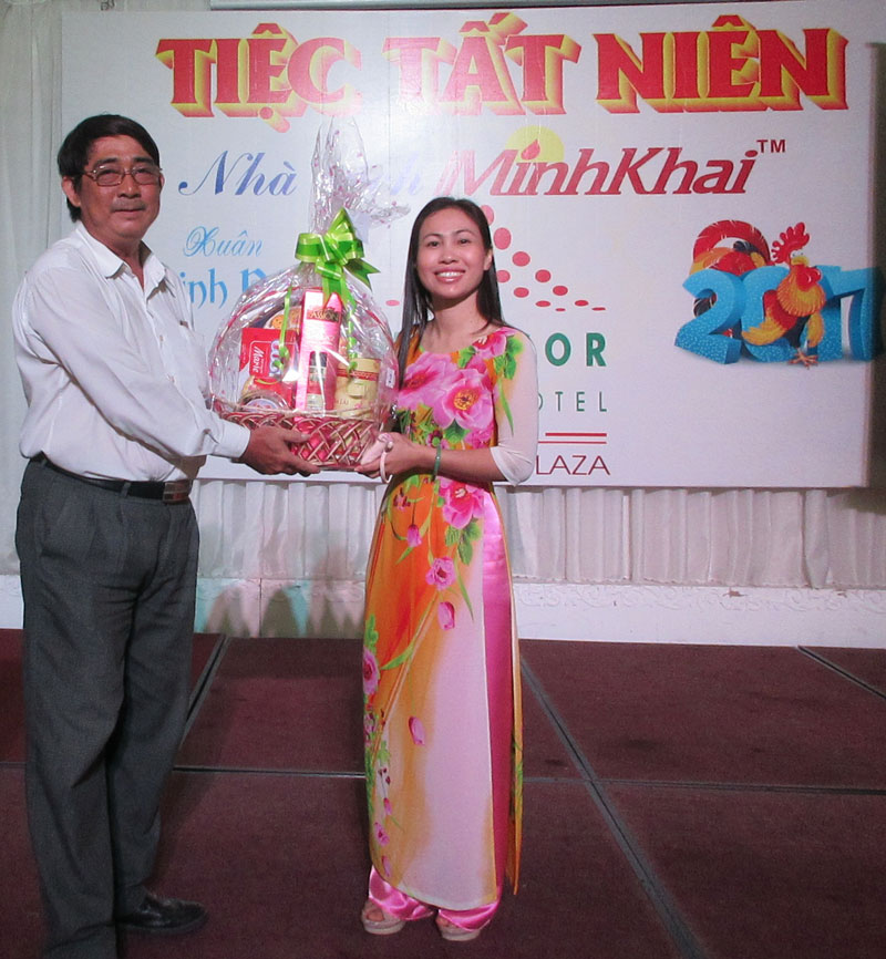 Minh khai book store