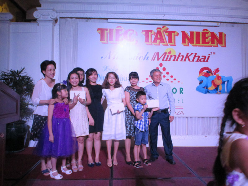 Minh khai book store
