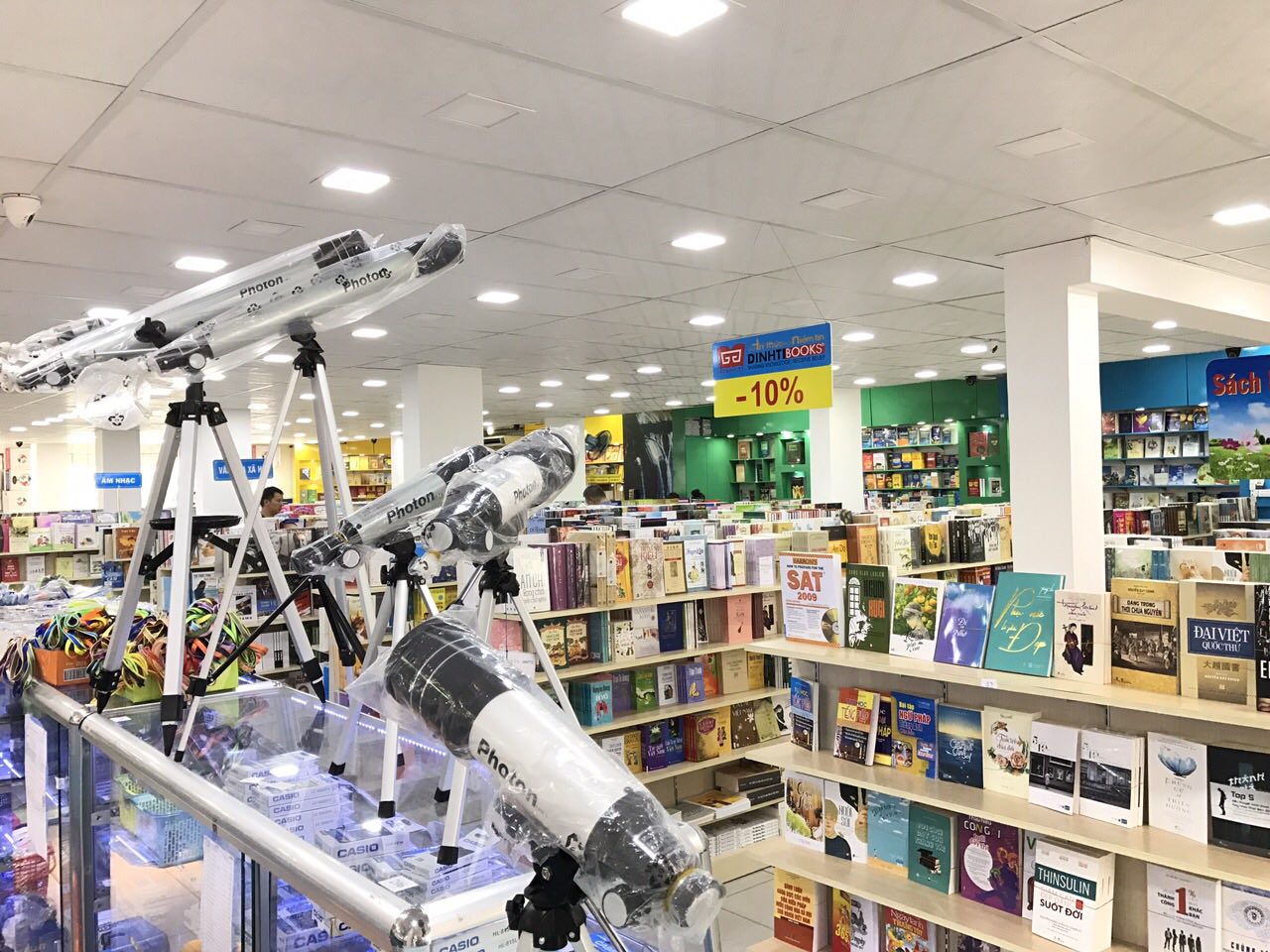 Minh khai book store