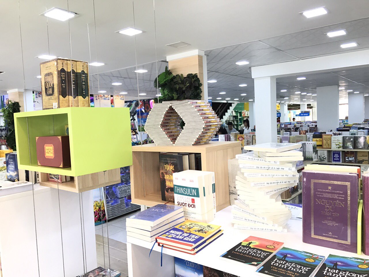 Minh khai book store
